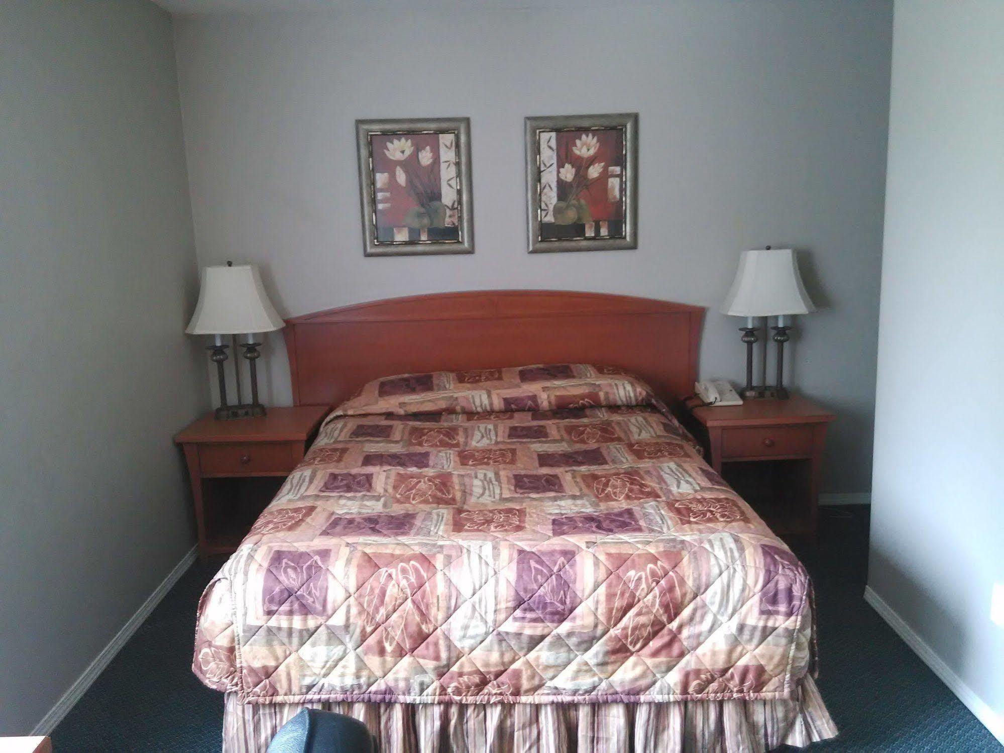 Travelodge By Wyndham Surrey Esterno foto