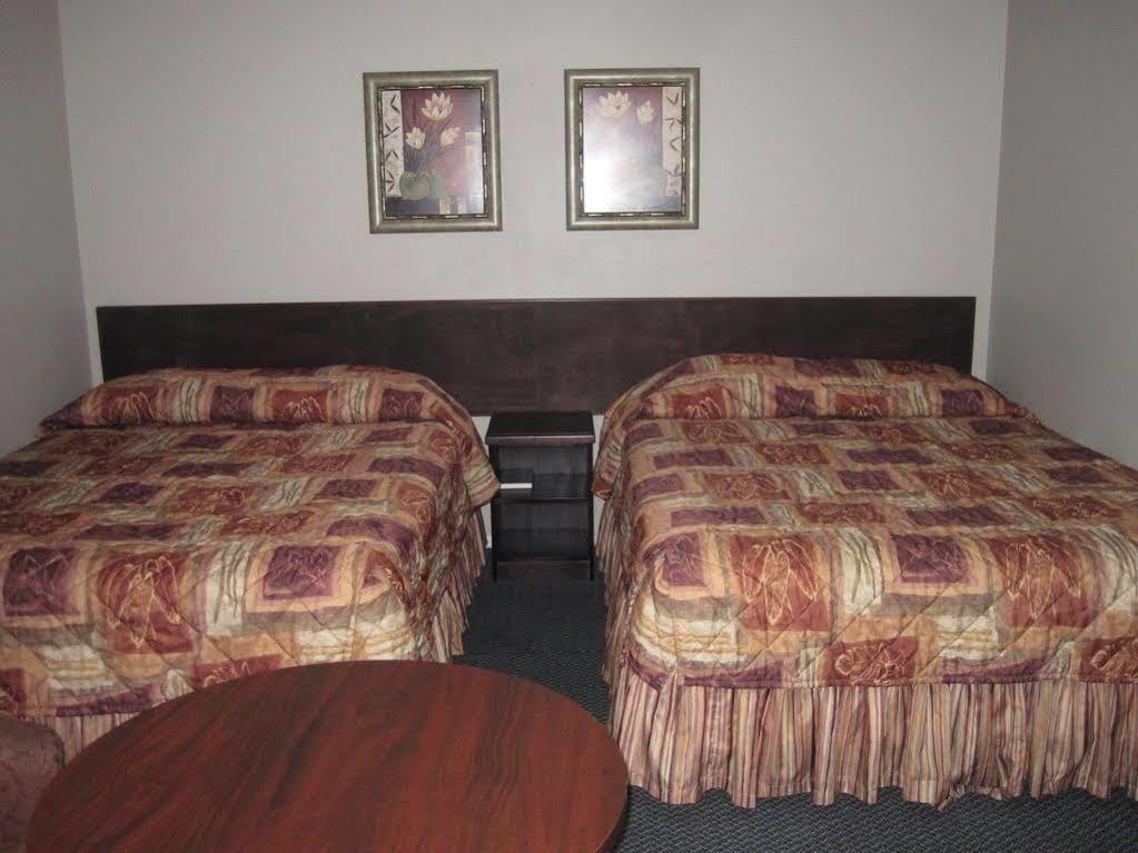 Travelodge By Wyndham Surrey Esterno foto