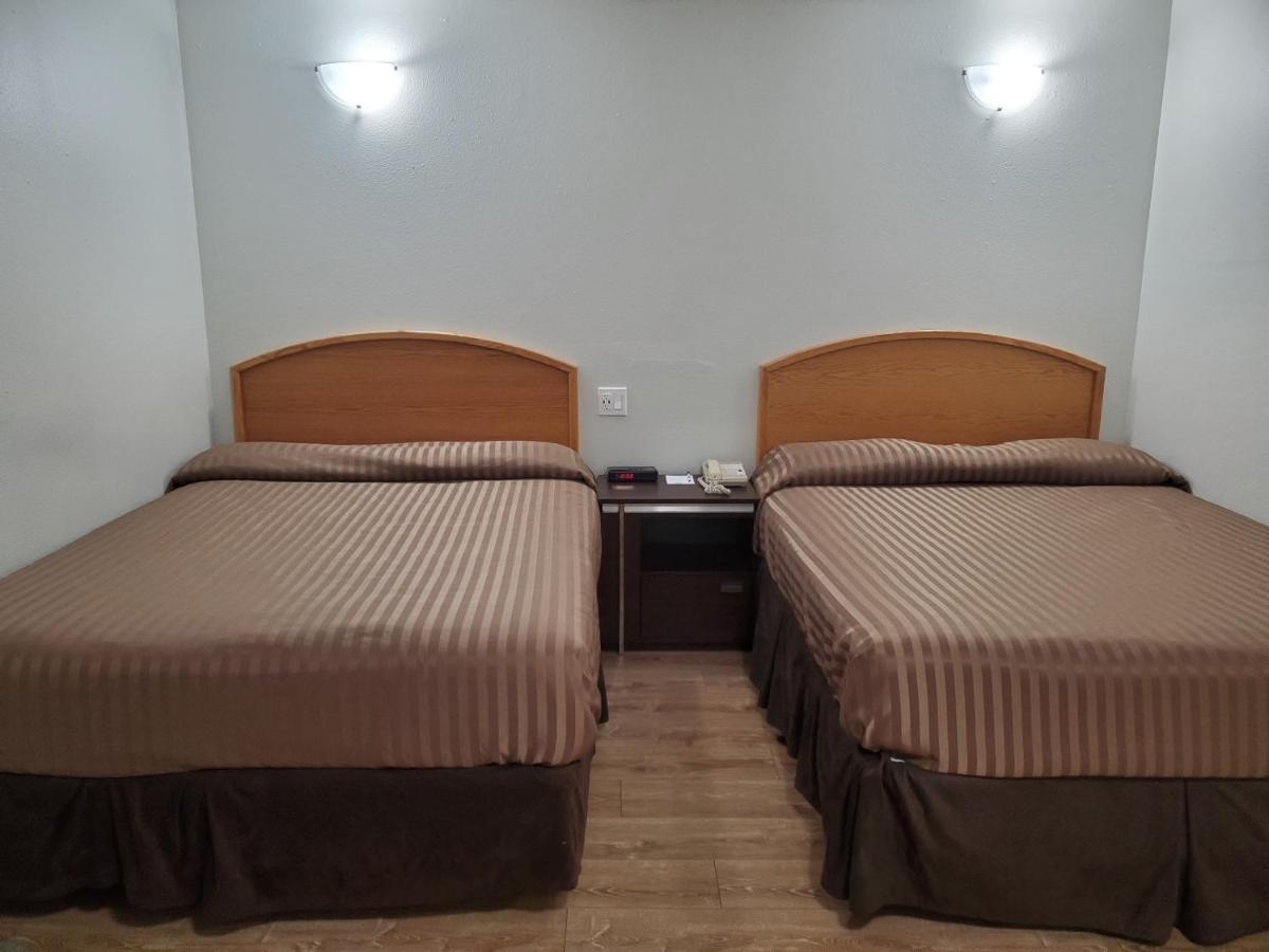 Travelodge By Wyndham Surrey Esterno foto