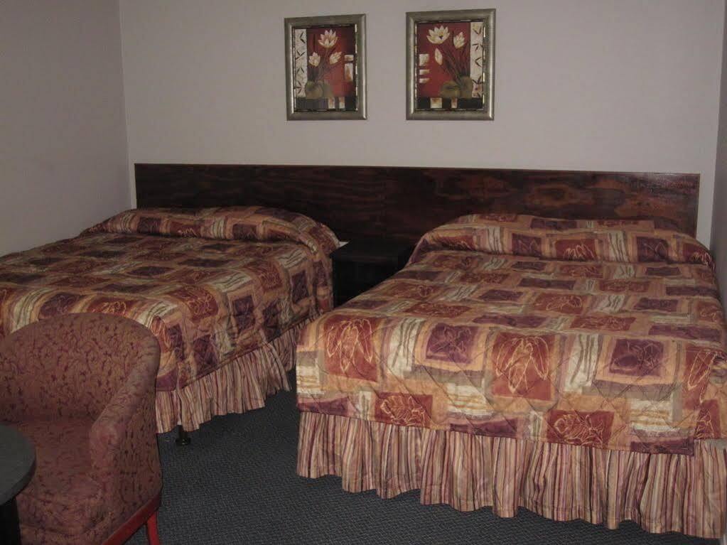 Travelodge By Wyndham Surrey Esterno foto